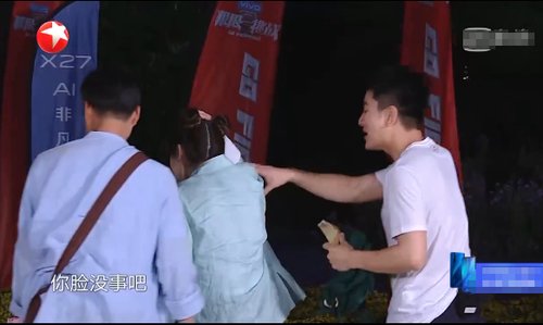 《极挑5》贾乃亮人品差?v人品拿瓢打到热巴脸可爱动漫卡通女生图片