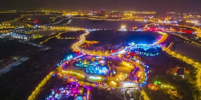 我在唐山 欢喜过年 走！约上小伙伴，到南湖景区看灯展去！