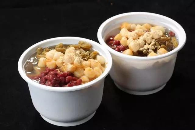 没有酥肉、糍粑和冰粉的火锅,大概就是白吃了