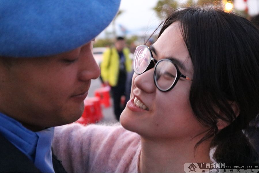 燃情 | \＂广西战狼\＂载誉归来!“蓝盔战士”们，欢迎你们回家!
