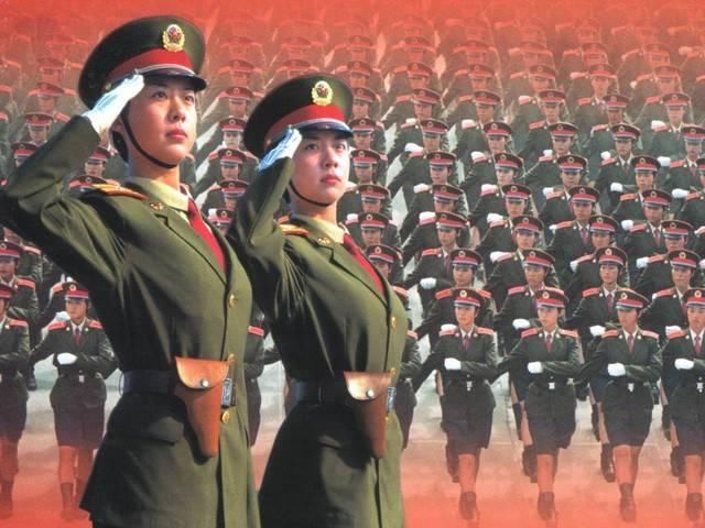 女兵是世界各国阅兵式上的“靓丽风景”!