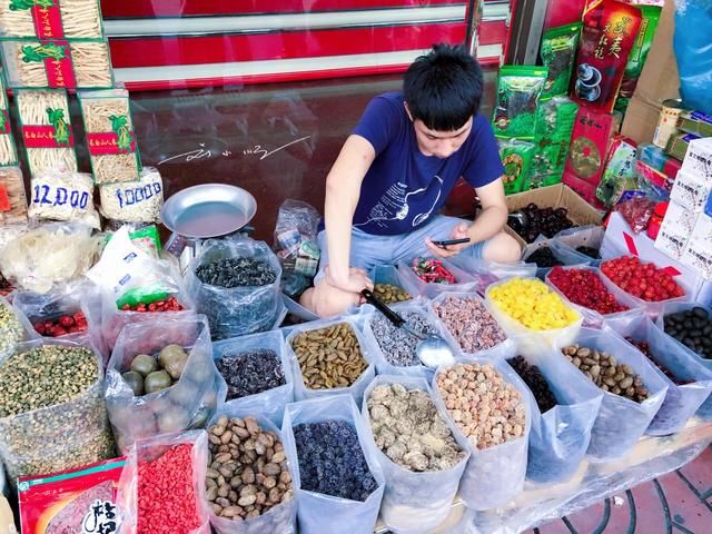 实拍泰国曼谷的“唐人街”,你看看相当于现在中国的几线城市?