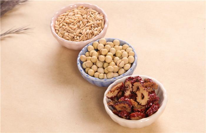哪些食物属于粗粮谷物 t01389793428bbbb468.jpg
