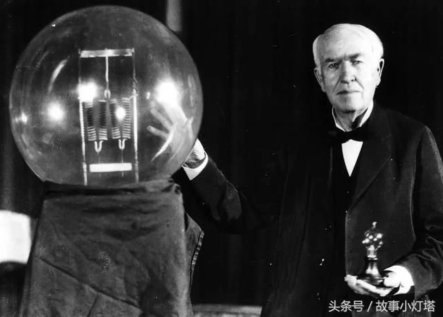 灯泡到底是谁发明的?是爱迪生还是他?