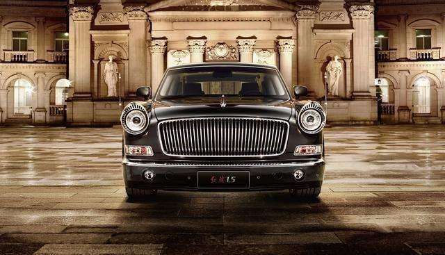 停车场红旗L5旁空车位没人敢停,如此气场劳斯