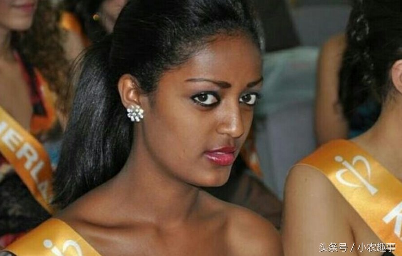 90后中国小伙非洲开超市创业,吃西餐开游艇,当