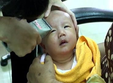 半岁宝宝患上眼疾,去医院检查医生说出真相后