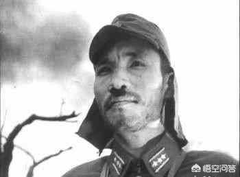 为什么日本鬼子嘴巴下面留一撮毛?