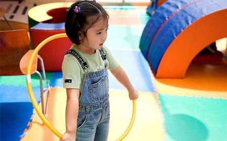 两个月来,2岁小男孩竟成片成片掉头发!真相让