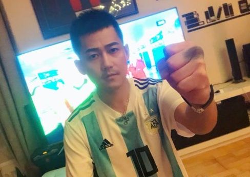 明星们也看世界杯?关晓彤为爱成足球队长,苏醒