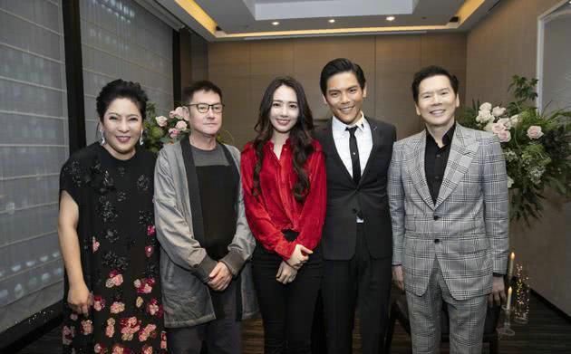 向佐求婚郭碧婷钻戒,专人订制,价格超千万,又大