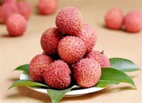 食事求是︱荔枝吃不对,严重可致死!注意事项看