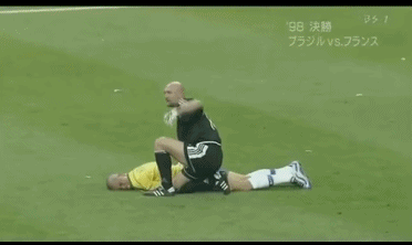 世界杯第一悬案新说法!大罗抽搐昏迷4分钟,竟