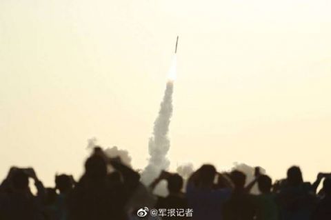运载火箭发射成功图片