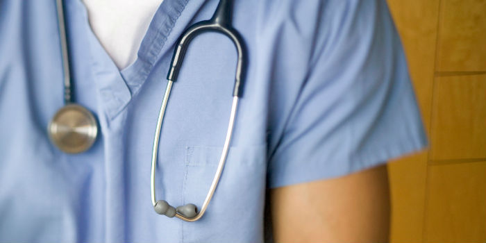 胡歌关注上海仁济医院冲突后又出新番!医生被