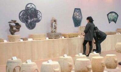 连续四年得到奖学金,大学生在校创业成立多家