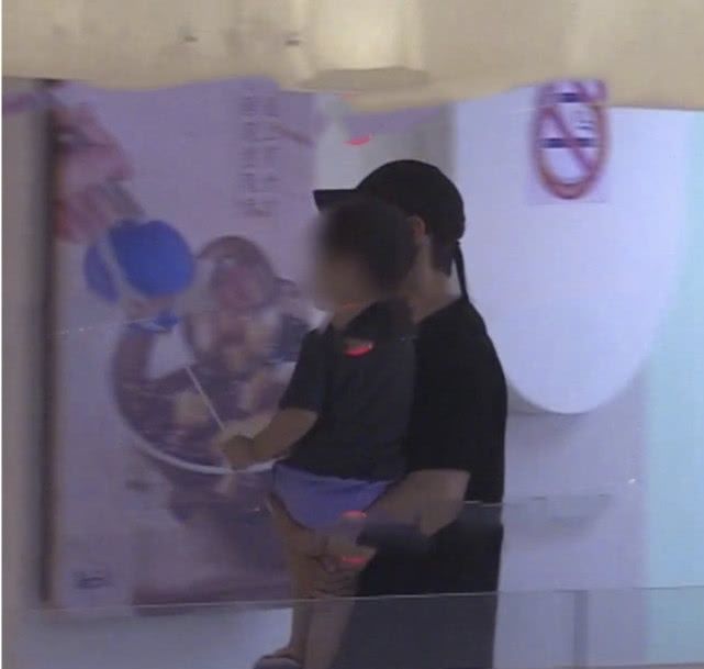 baby缺席婆家聚会!黄晓明独自带小海绵游玩,一家三口难聚齐 澳洲太阳城娱乐城