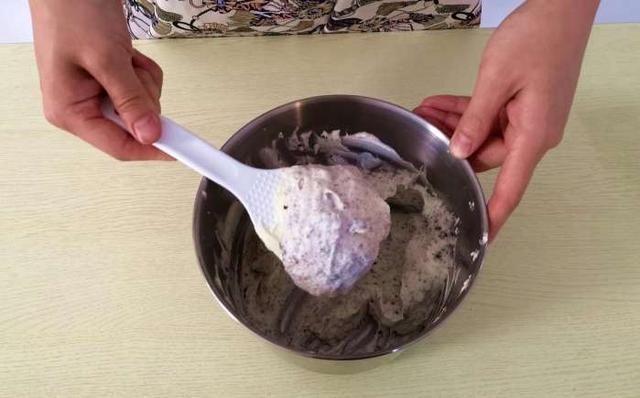用奥利奥饼干和酸奶自制雪糕的做法,简单又好