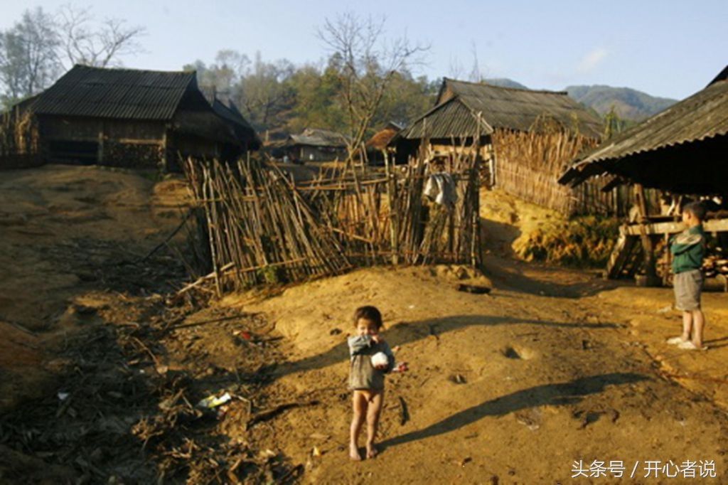 进中国最后一个原始部落,只有600多人,女人站