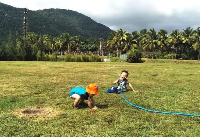 辣妈带娃海南房车行 房车虽小 院子很大