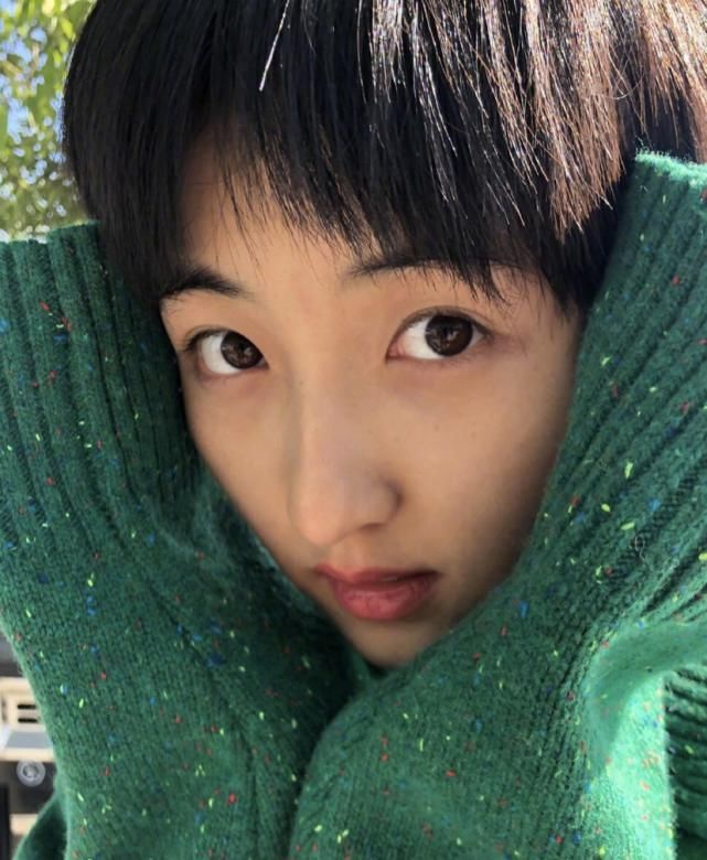 张子枫成为大学生后简单的精致太令人喜欢，痘印、小雀斑反而成加分项！