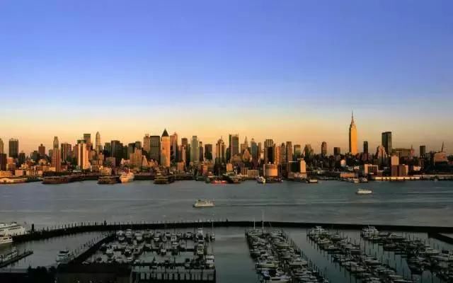 美国生存手册：年薪多少才能在你的城市买房？