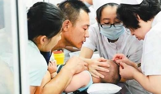 为什么宝宝输液,扎针要扎在头上?医生不会告诉