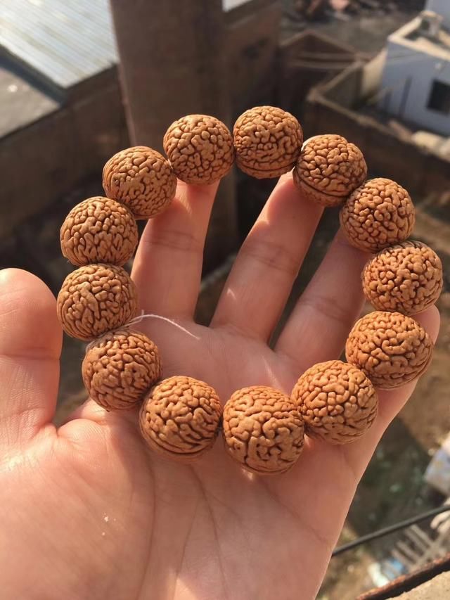 精品桃核手串,好玩不贵最亲民