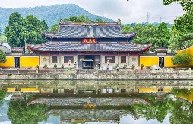 中国真正的寺庙，比灵隐寺还早44年，1735年来从未收门票