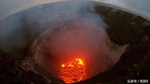 奇异8：如末日来临！火山爆发后他们……