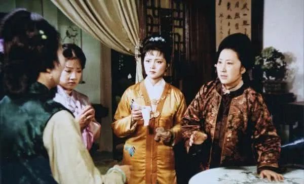 红楼梦:薛宝钗冰雪聪明,为何却对付不了嫂子夏金桂? 巴黎人游戏