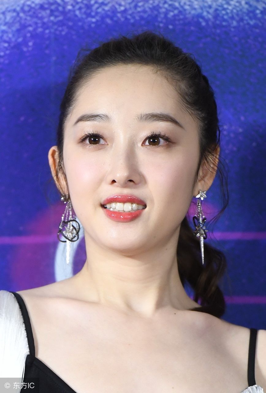 蒋梦婕出席某活动,网友:好久不见蒋梦婕真是越来越美了!