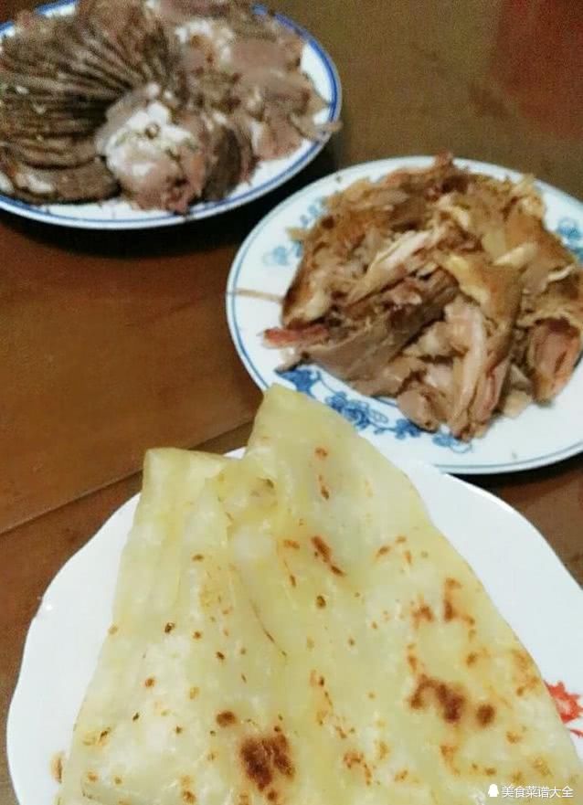 清真美食之饺子、卤面、烙饼卷酱肉