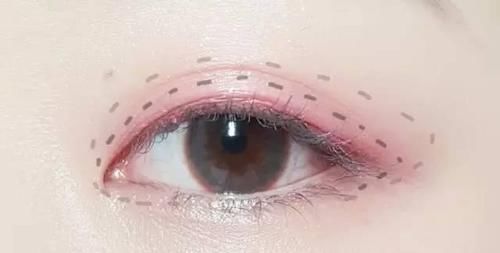 酒红色眼妆怎么画好看?4种酒红眼妆教程送给