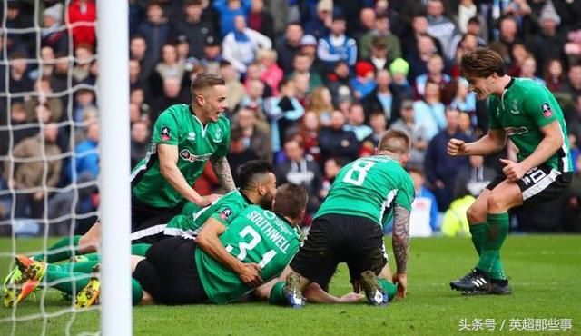 足球真好玩!英甲门将面对英超队单场不失球,免