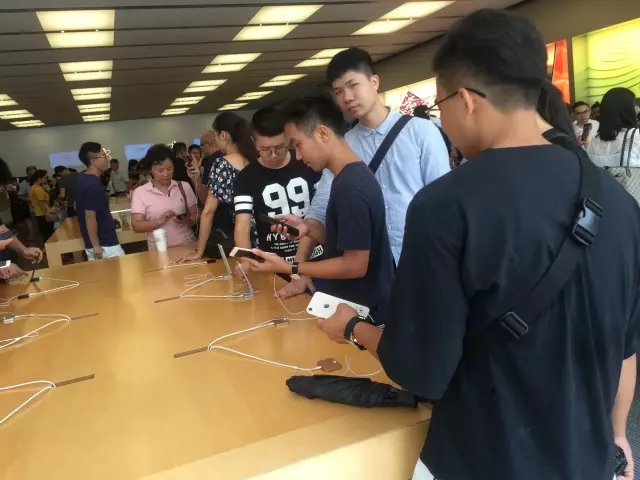 香港买iPhone8最多便宜1000块?但一台要缴税