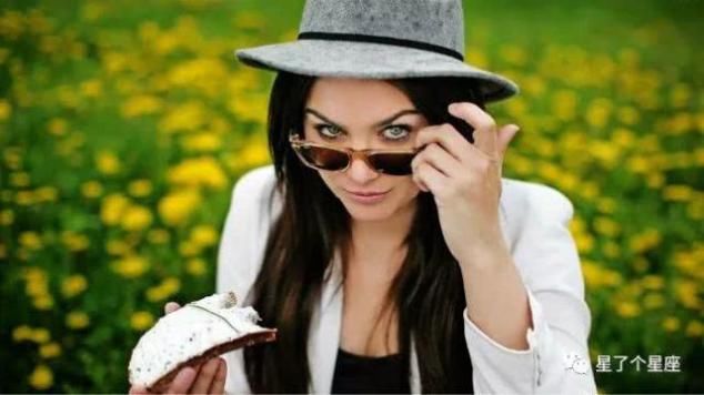 天蝎座两边是什么座