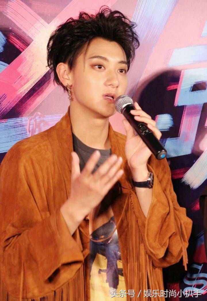 你见过小时候的黄子韬吗?黑眼圈从小自带呀!