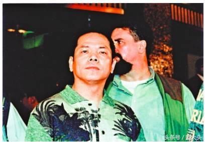 他让张子强下跪,让向华强吃瘪,却因为拍自传电