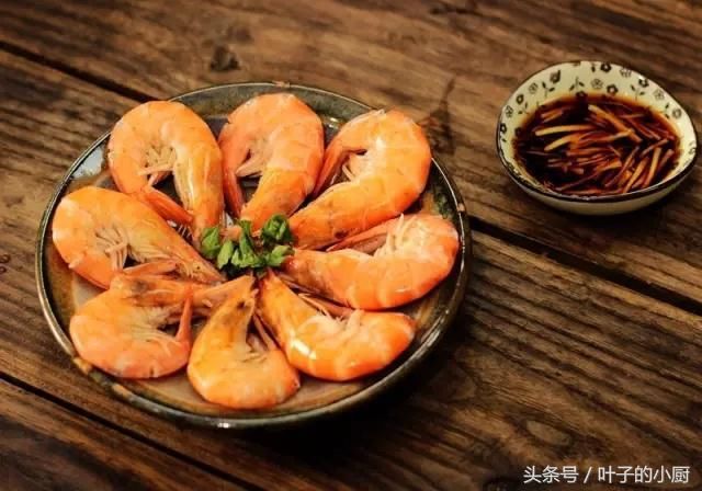 年夜饭菜单巧搭配：4荤5素1汤1主食1甜点，100多元，2小时就搞定