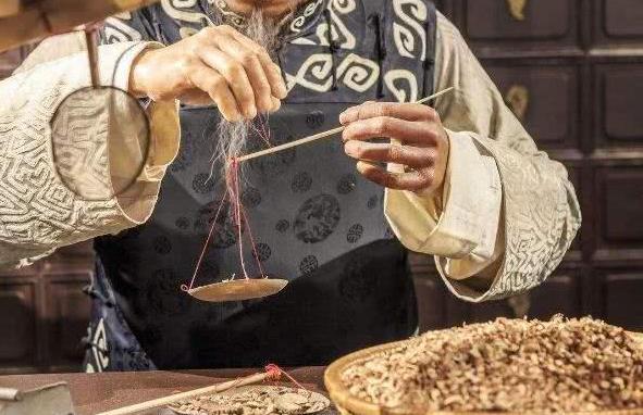 清痰少肾精,粘痰肝不宁,吐了绿痰寿路定!啥意思