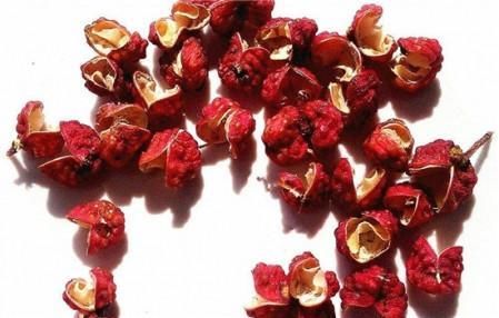 花椒水泡脚加盐好吗 花椒水泡脚加盐的5大功效