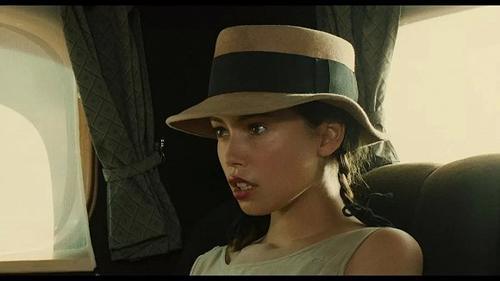 东方巴黎,见证了17岁女孩和梁家辉发生于26年