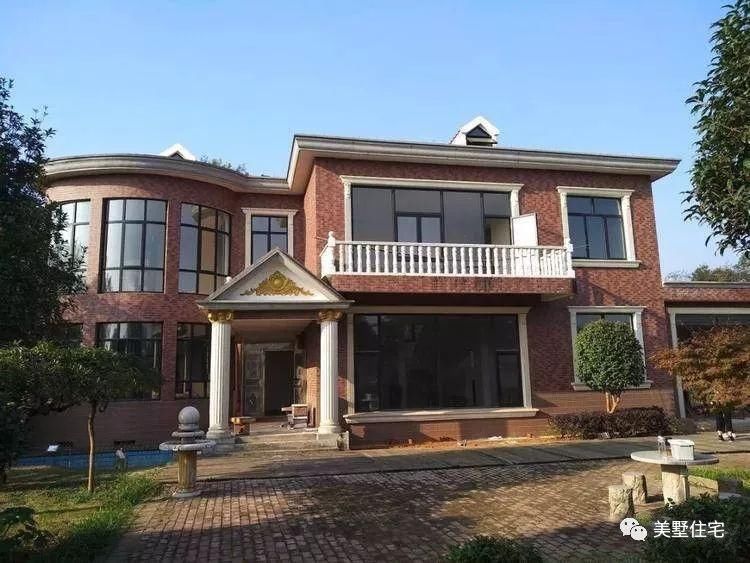 回家路上，一路看到的农村自建房，让我觉得自己走进了土豪村