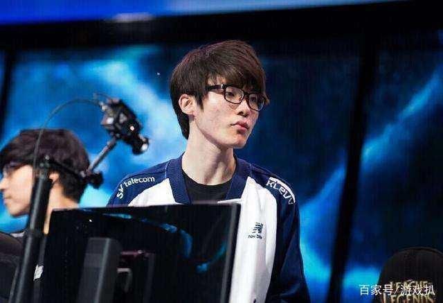 faker报被单杀七次之仇后!表情亮了!网友:faker