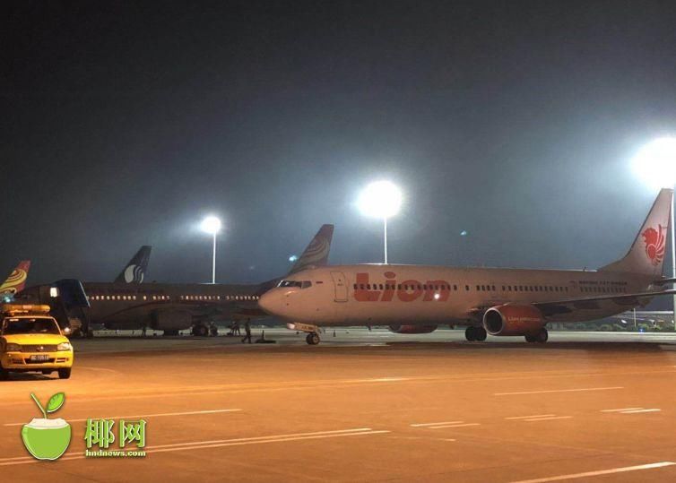 海口今日凌晨迎来首批免签游客,114人直接从