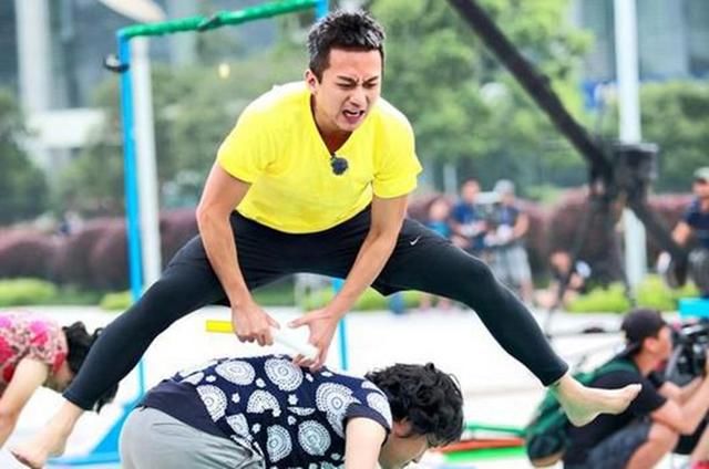 《跑男》队长邓超,凭借自己的努力和天赋,成功