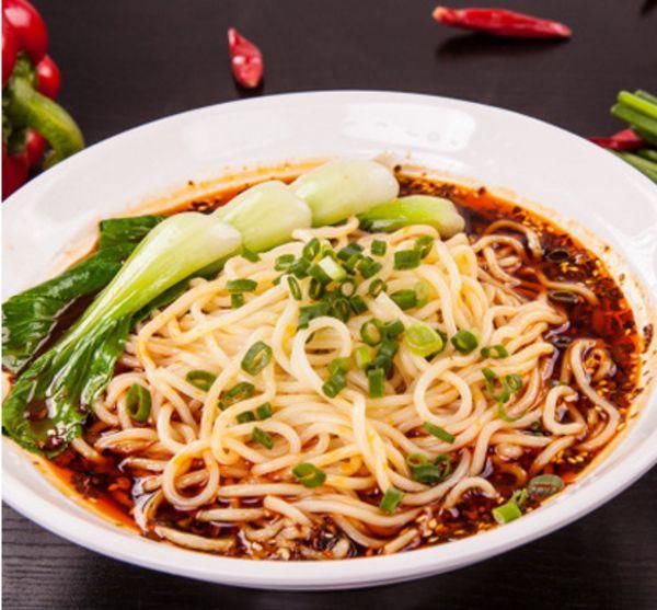 夏季开胃主食,麻辣拌面的家常做法,好吃简单营