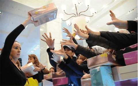 印度人抱怨: 印度是西方人向往的地方, 中国人却