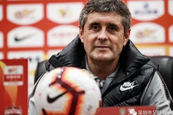 卡罗:争取拿到中超三连胜,重庆三外援很有实力